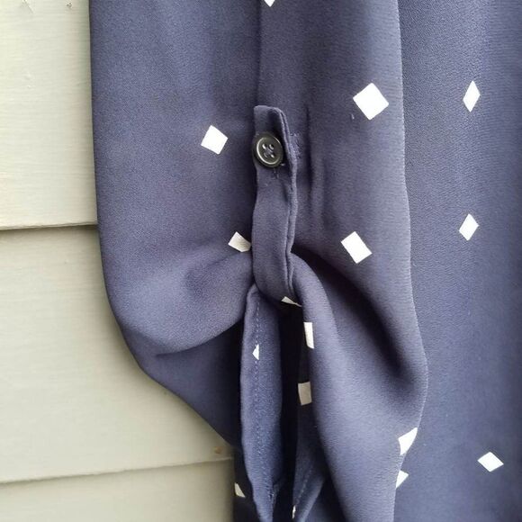 MIX by 41 Hawthorne Navy White Faux Wrap High Low Blouse Size Medium - Picture 8 of 12